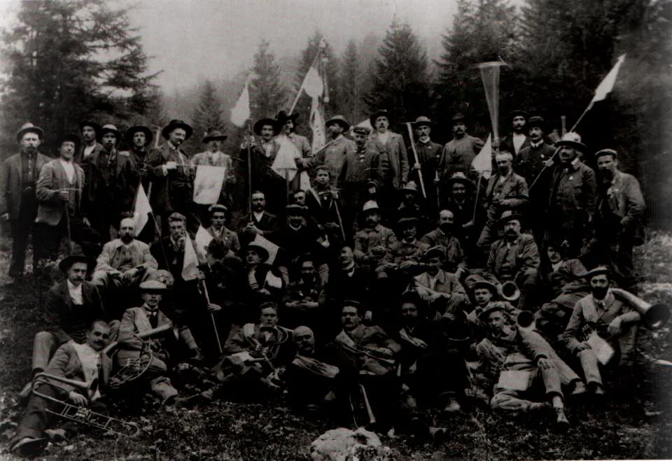 Prima foto conosciuta del Corpo Bandistico di Cles, 1886